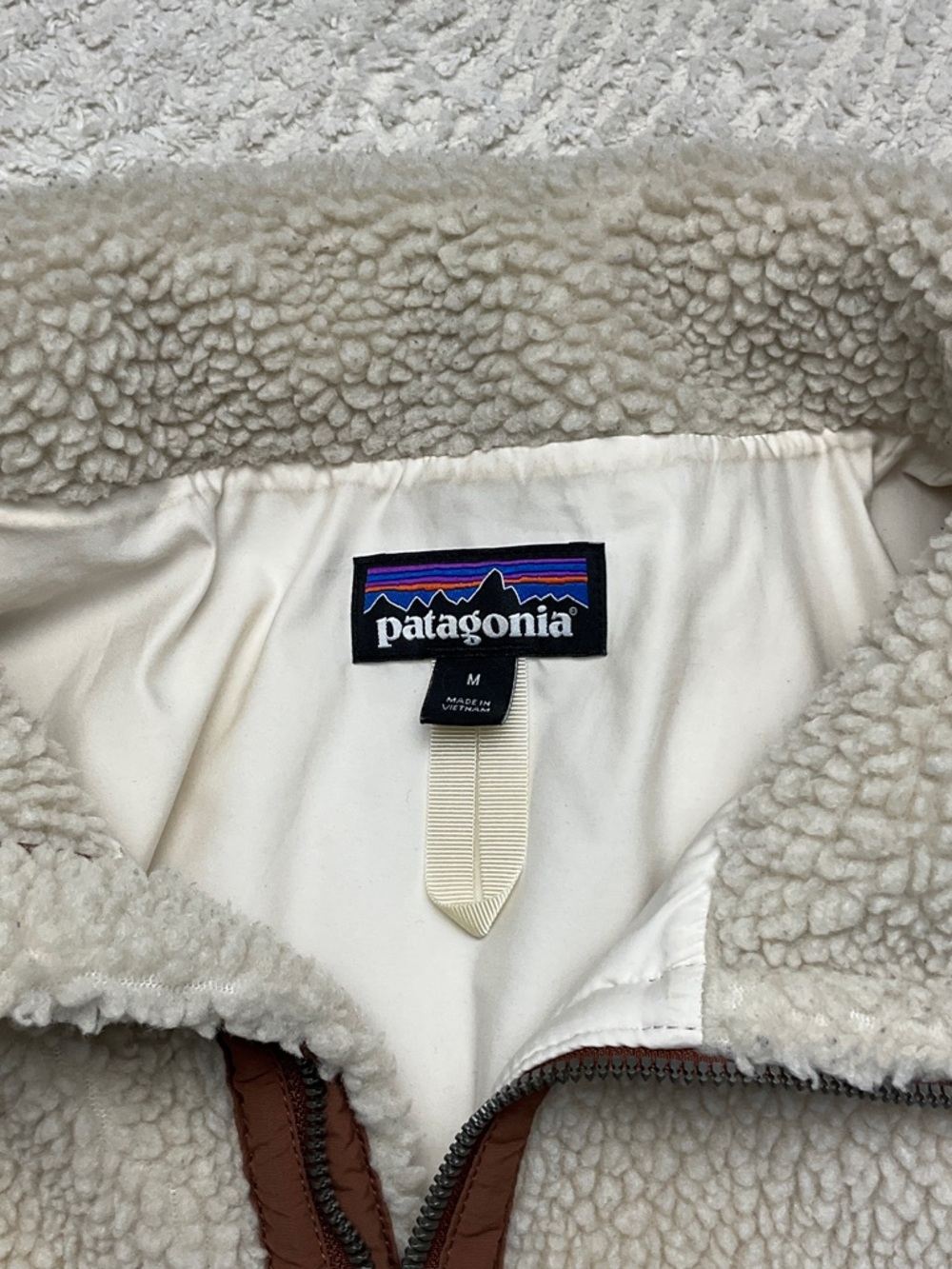 Patagonia Women's Divided Sky Jacket Sherpa with Brown Trim Size Medium - Picture 2 of 16